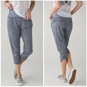 Womens Lululemon Black White (Item-1) Rio Mist Tranquil Cropped Active Pants 8